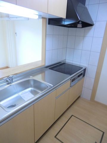 キッチン　システムキッチン・ＩＨも完備