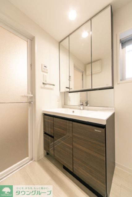 洗面設備　※写真は同タイプ住戸です。