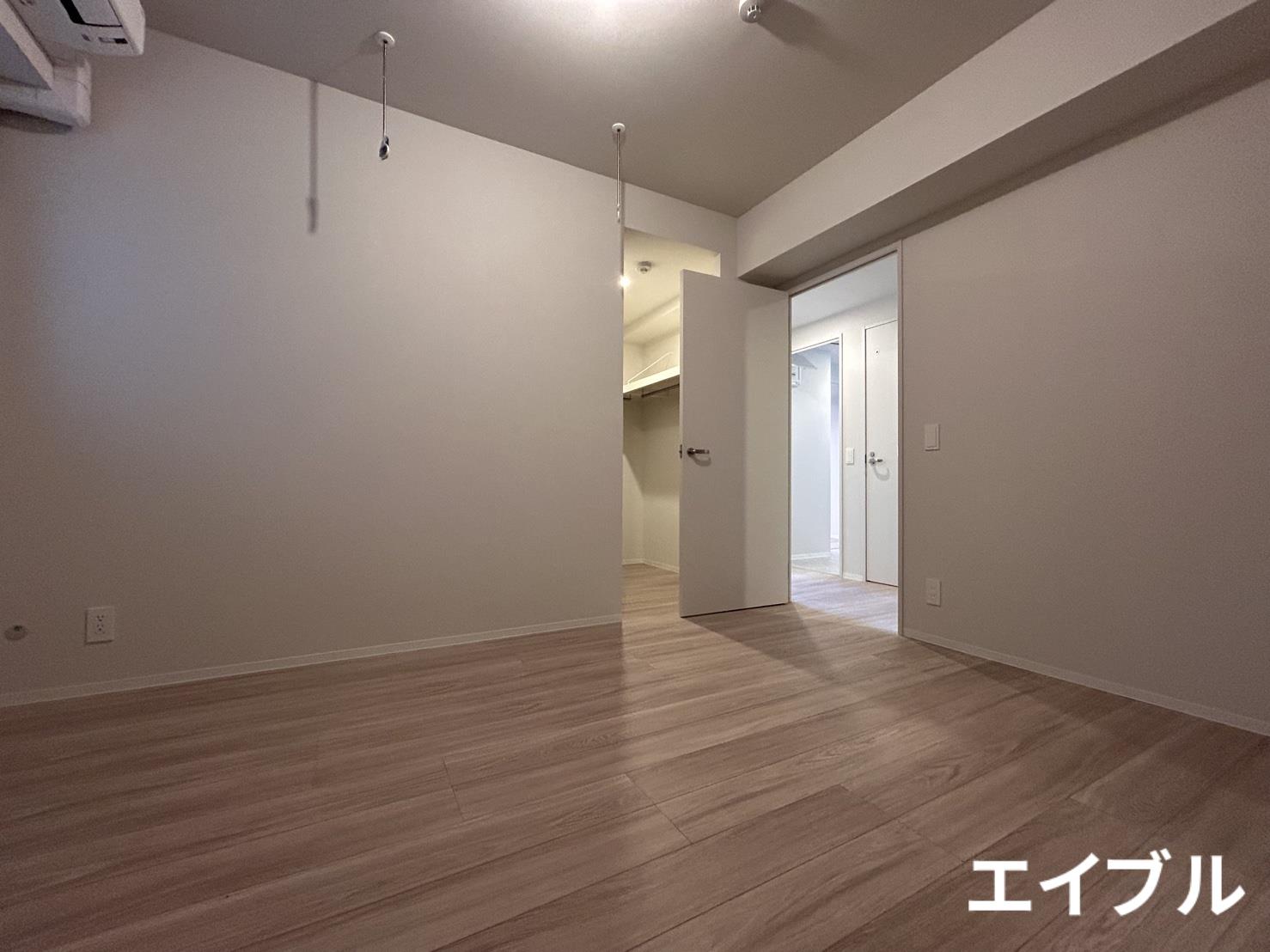 居室・リビング　同じ部屋タイプの別部屋の写真です。現況と異なる場合は現況を優