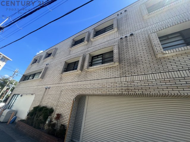 建物外観　タイル張りの外観♪