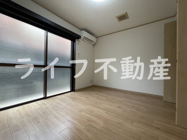 居室・リビング　居間です