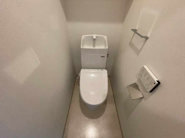 トイレ　※同施工会社のイメージ写真※