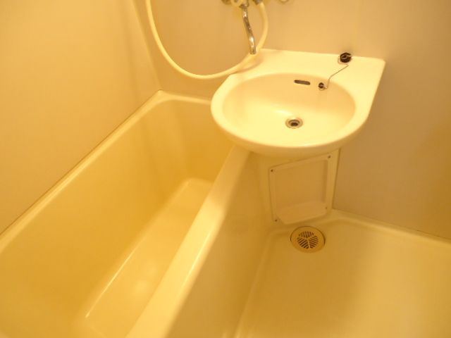 バス・シャワールーム　もちろんお風呂とトイレは別々