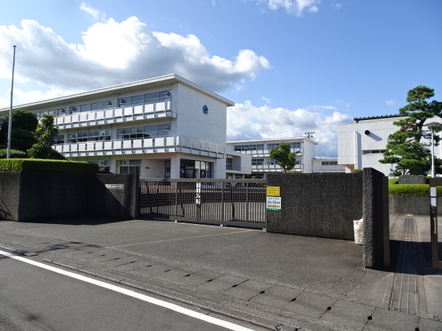 中学校　金谷中学校（中学校）まで1666m