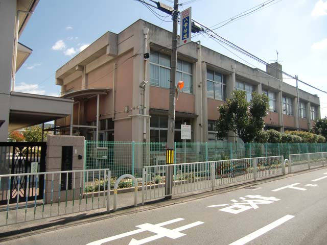 小学校　八尾市立志紀小学校（小学校）まで405m