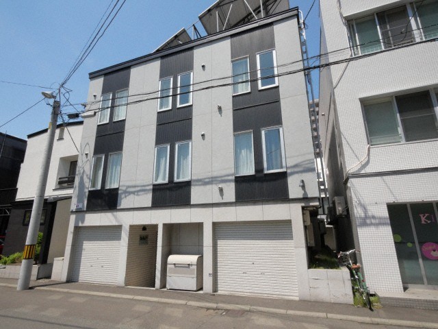 建物外観　◆西28丁目駅徒歩3分の好立地賃貸アパート！◆エアコン付き！