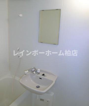 洗面設備　洗面台です
