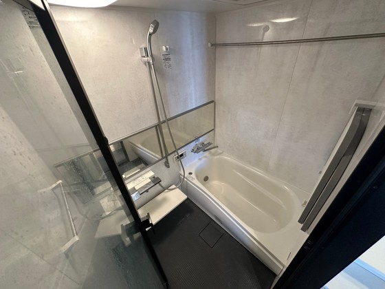 バス・シャワールーム　※別部屋の写真です