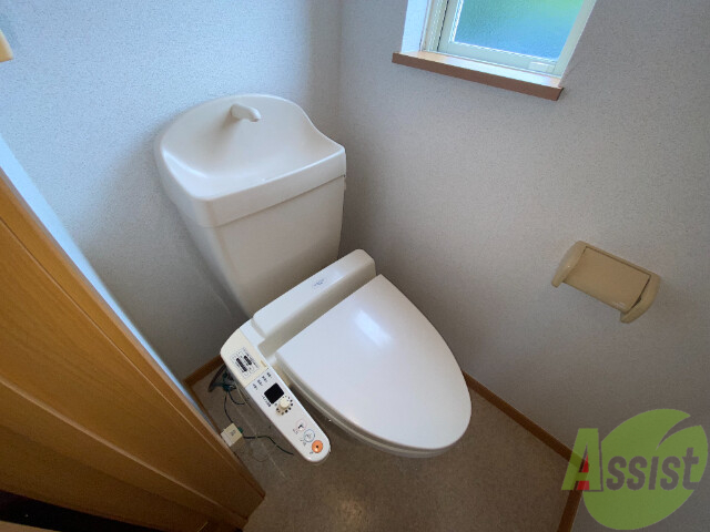 トイレ　トイレはウォシュレット付きです。シャワートイレは嬉しいですね