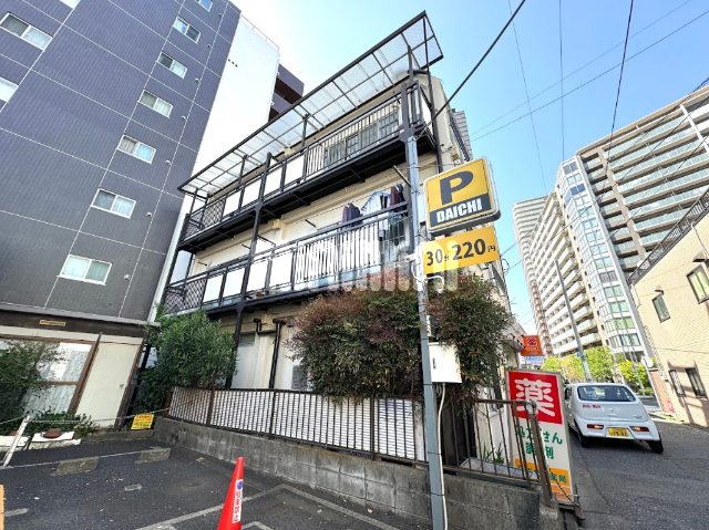 建物外観　府中駅徒歩６分の好立地。