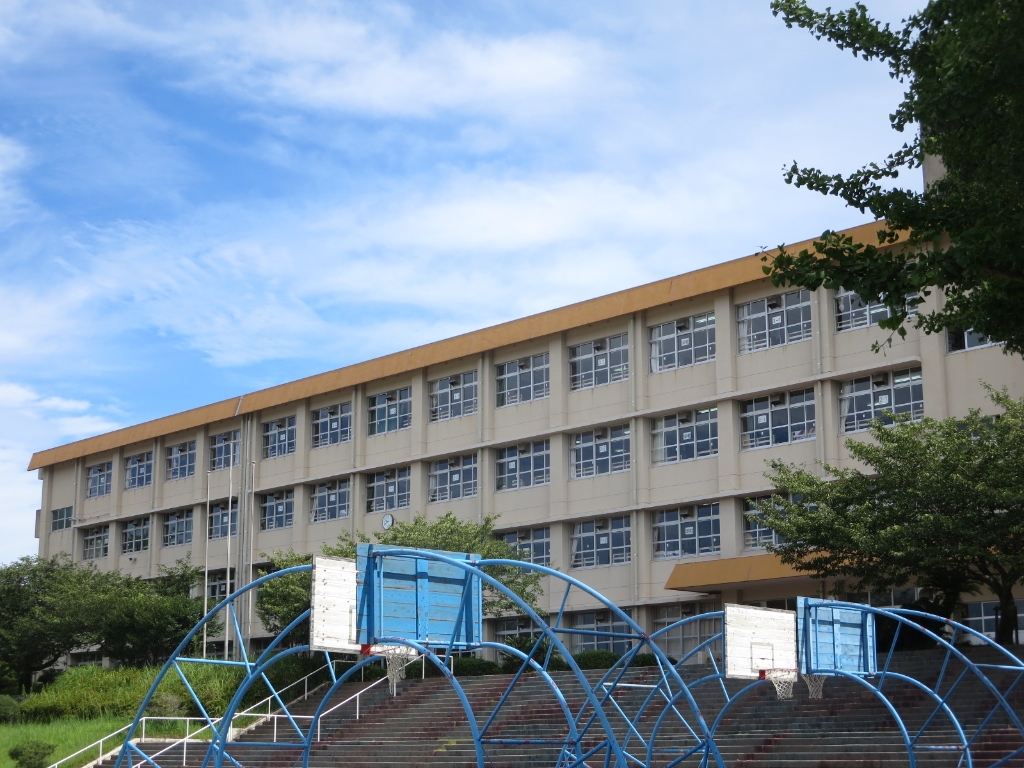 中学校　鹿児島市立吉野東中学校（中学校）まで1960m