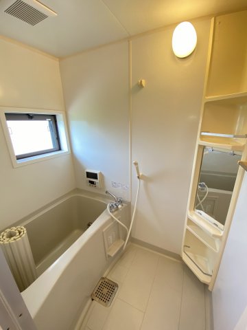 バス・シャワールーム　※同タイプの部屋写真です
