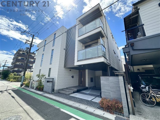 建物外観　オートロック、防犯カメラ、宅配ボックス完備☆
