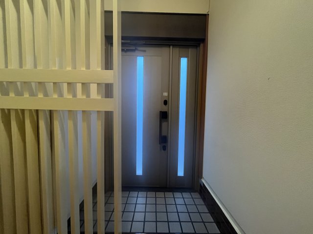 泉佐野市鶴原貸家の玄関写真