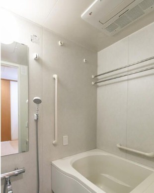 バス・シャワールーム　写真は同タイプ住居です。