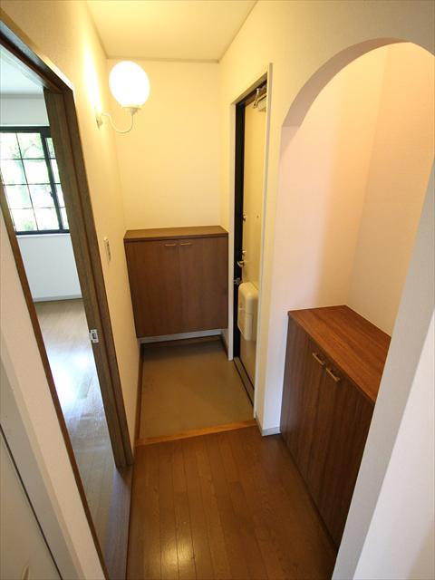 玄関　松山市南江戸　ルミシエール１８　玄関