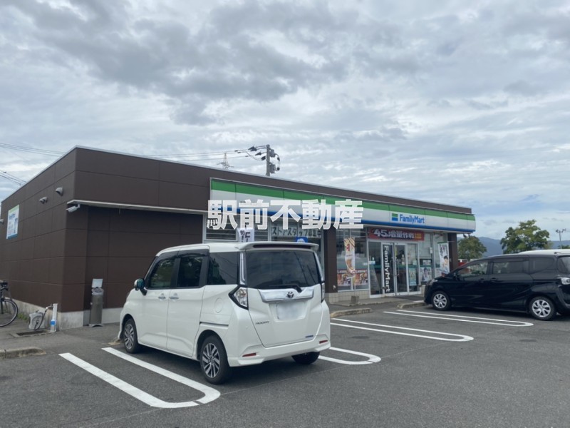 コンビニ　ファミリーマート佐賀兵庫瓦町店（コンビニ）まで1000m