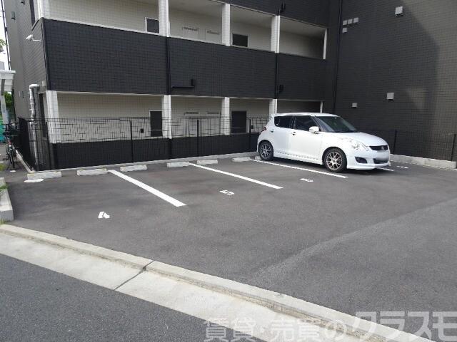 駐車場　敷地内駐車場