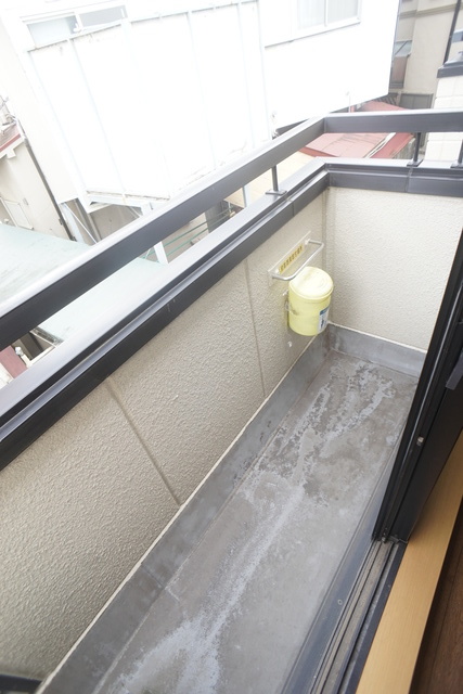 バルコニー　バルコニー付！お天気のいい日は洗濯物も気持ちよく干せますね！
