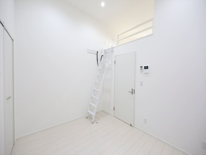 その他　洋室5.6帖　ロフト4.8帖（収納でも使えます）