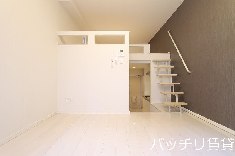 居室・リビング　同型タイプの為、現状を優先致します。