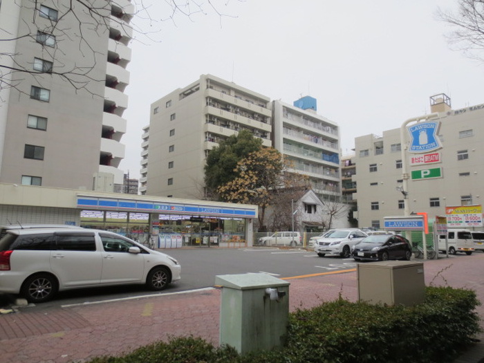 コンビニ　ローソン瓦町（コンビニ）まで102m