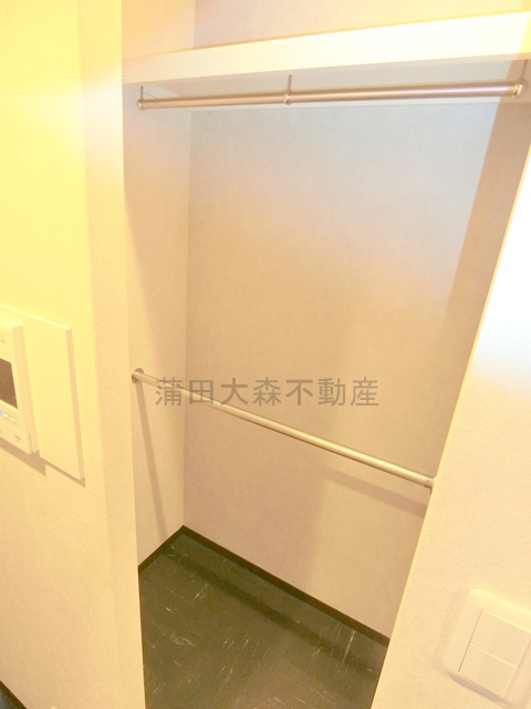 収納　オープンのウォークインクローゼット