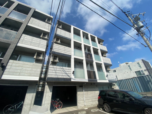 建物外観　札幌市中央区北３条西「カーサ北３条」