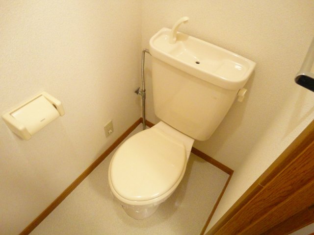 トイレ　清潔感のあるトイレです