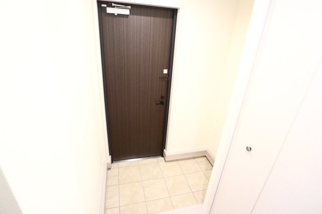 玄関　※別部屋参考写真
