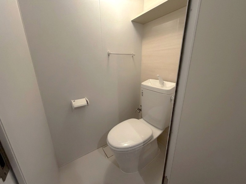 トイレ　※別部屋の参考写真となります。