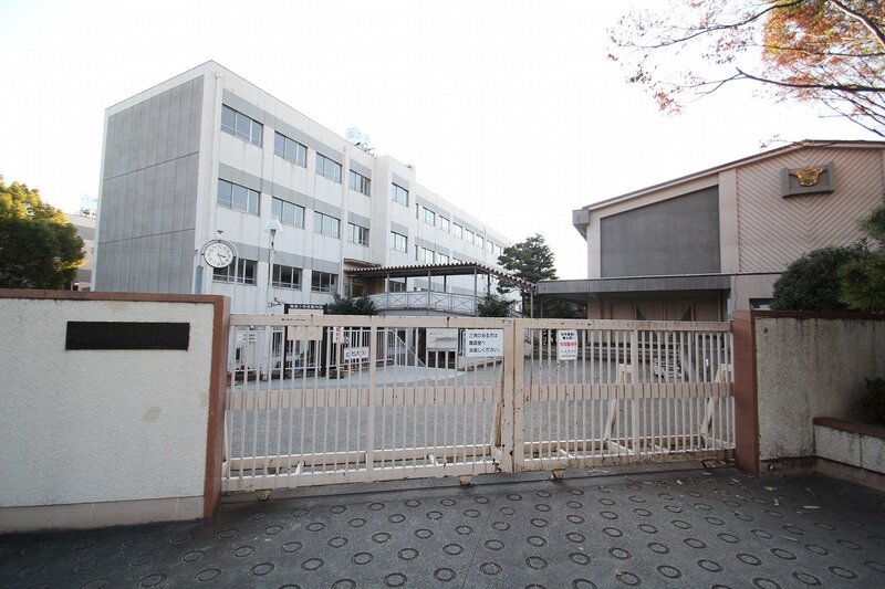 小学校　名古屋市立猪高小学校（小学校）まで312m
