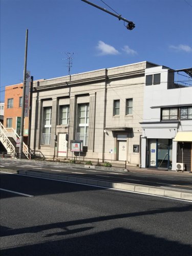 銀行　中国銀行清輝橋支店（銀行）まで422m