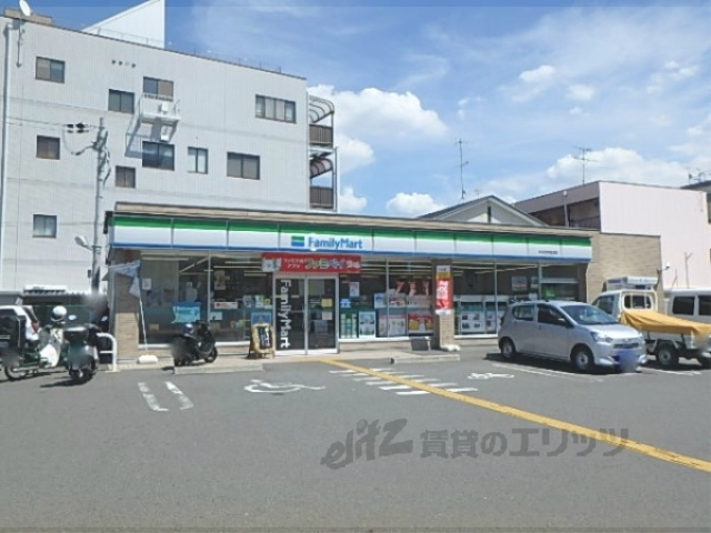 コンビニ　ファミリーマート伏見深草西浦店（コンビニ）まで500m