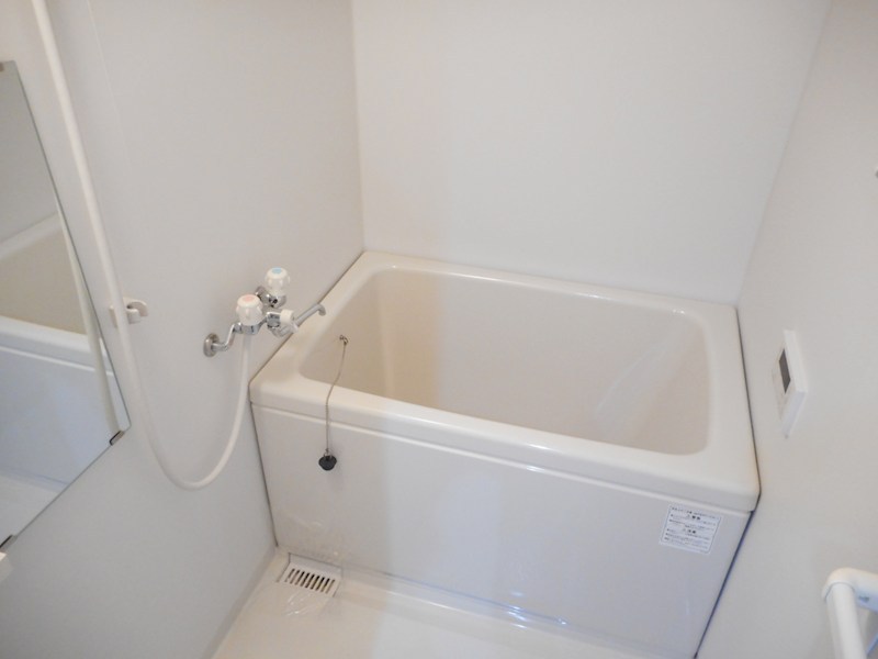 バス・シャワールーム　※別の部屋の写真です。