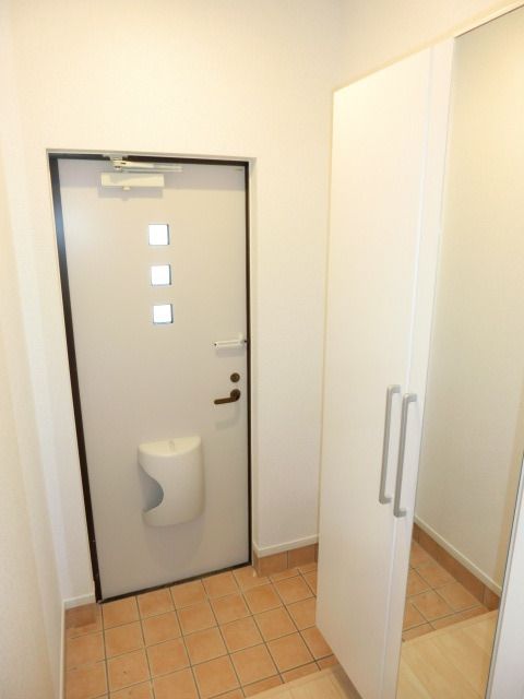 玄関　シューズボックス付きの玄関です