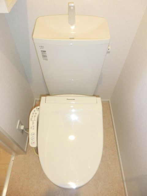 トイレ　温水洗浄便座もございます