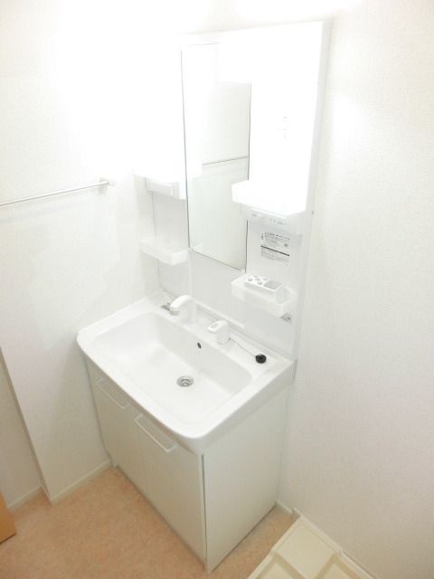 洗面設備　忙しい朝に便利な洗髪洗面化粧台