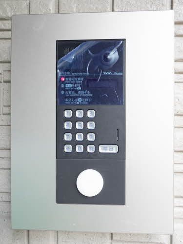 建物外観　オートロックです