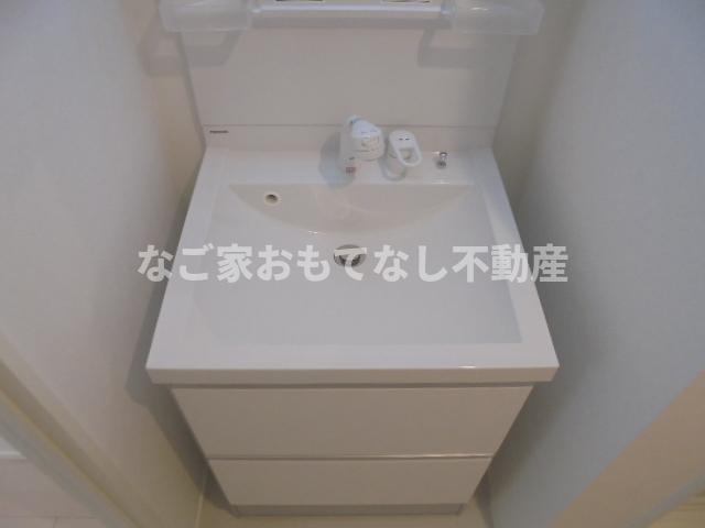 洗面設備　CREST浄心　お問合せはなご家おもてなし不動産へ。