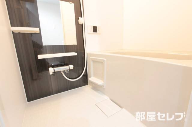 バス・シャワールーム　１日の疲れを癒やしてください
