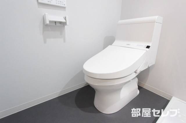 トイレ　清潔感のある色合いです