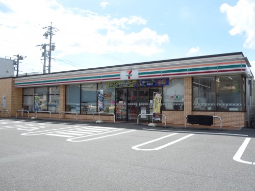 コンビニ　セブンイレブン 津島昭和町店（コンビニ）まで368m