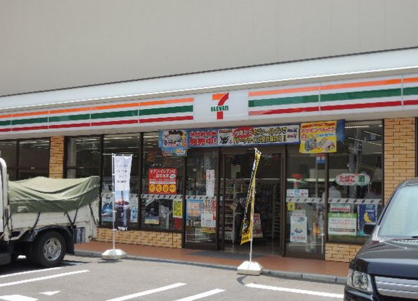 コンビニ　セブンイレブン江東木場3丁目店（コンビニ）まで70m