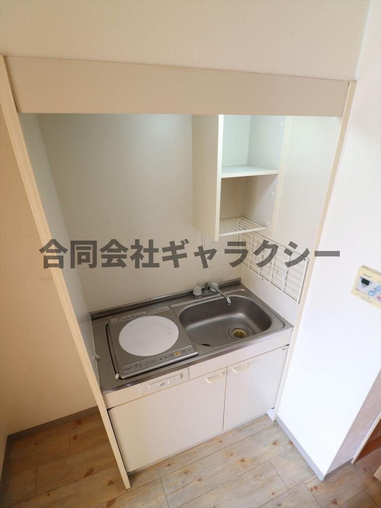 キッチン　IHコンロ付きのミニキッチン