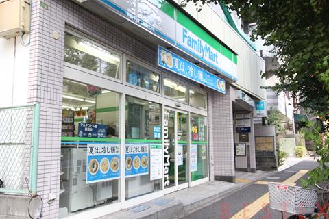 コンビニ　ファミリーマート本駒込六丁目店（コンビニ）まで229m