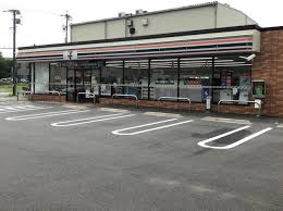 コンビニ　セブンイレブン 名古屋正保町8丁目店（コンビニ）まで814m