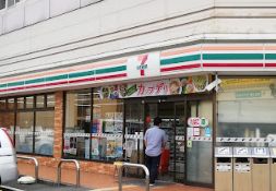 コンビニ　セブンイレブン 大阪十三本町3丁目店（コンビニ）まで400m