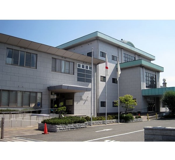 役所　和歌山市中央サービスセンター（役所）まで2105m
