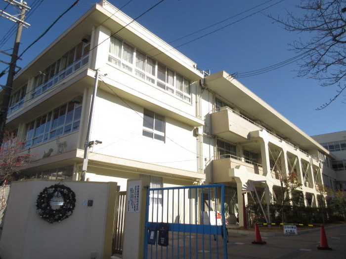 小学校　秦野小学校（小学校）まで600m